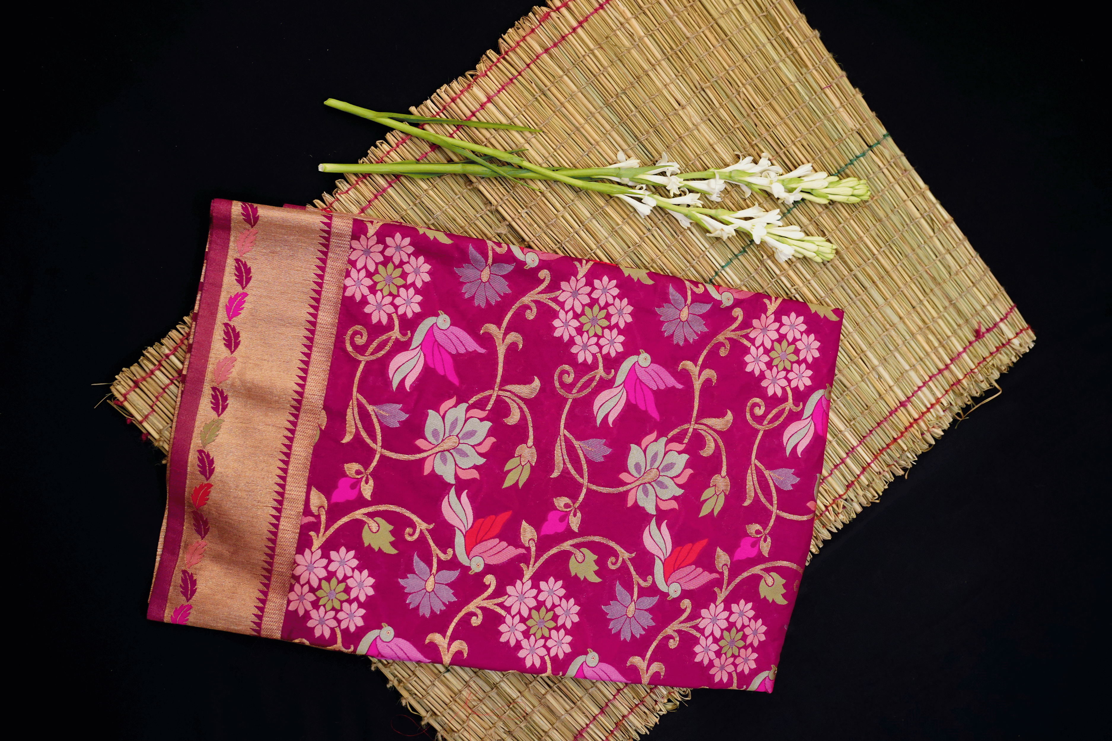 Semi Katan Banarasi Paithani Motif