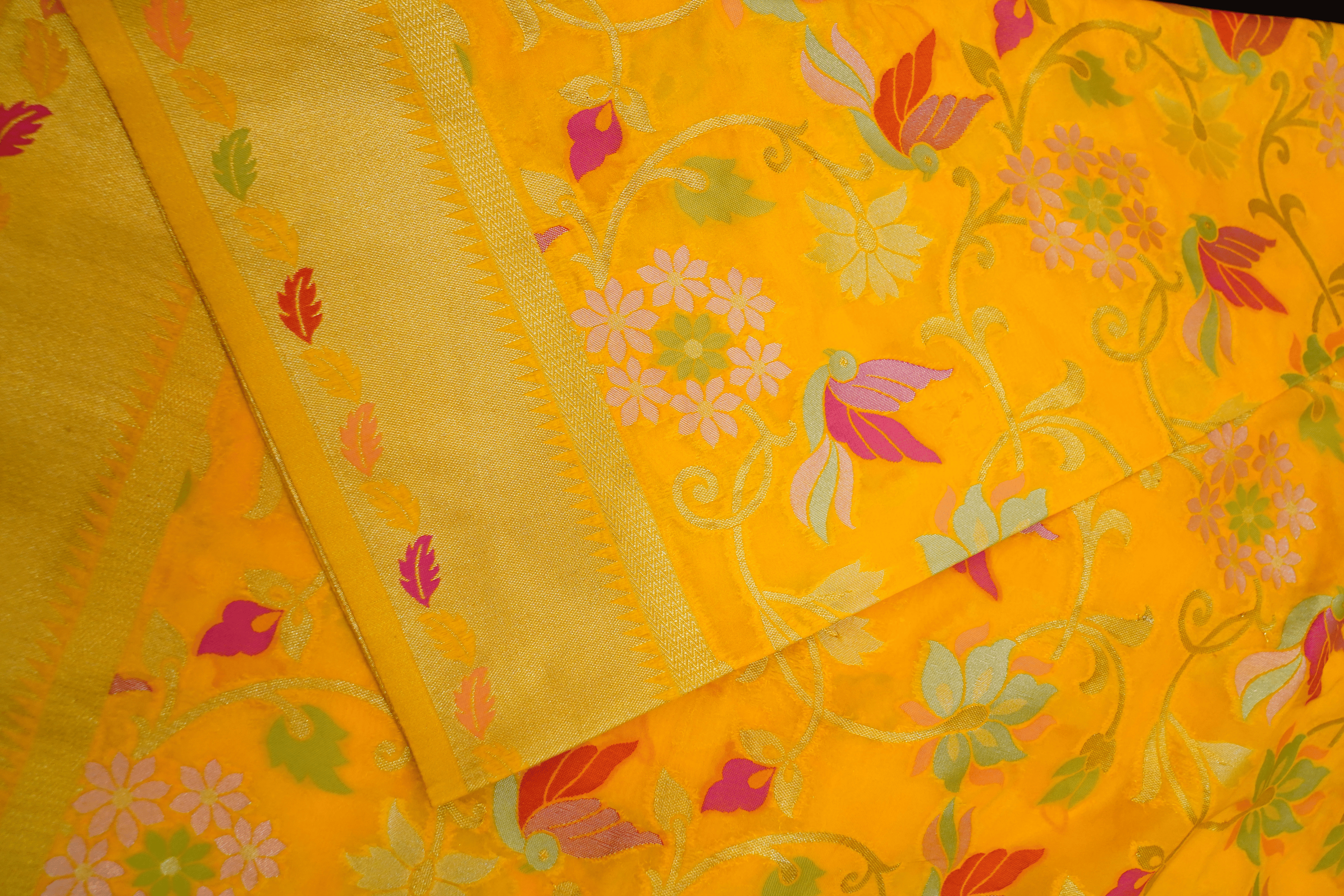 Semi Katan Banarasi Paithani Motif